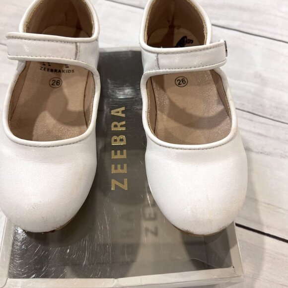 Zeebra White Mary-Janes - Picture 9 of 11